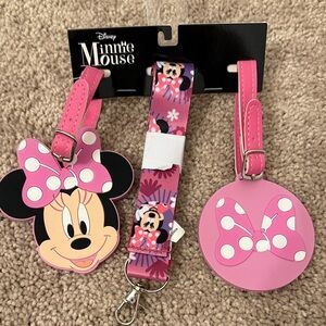 Disney Minnie Mouse Pink luggage tag
Or a bag tag
NWT